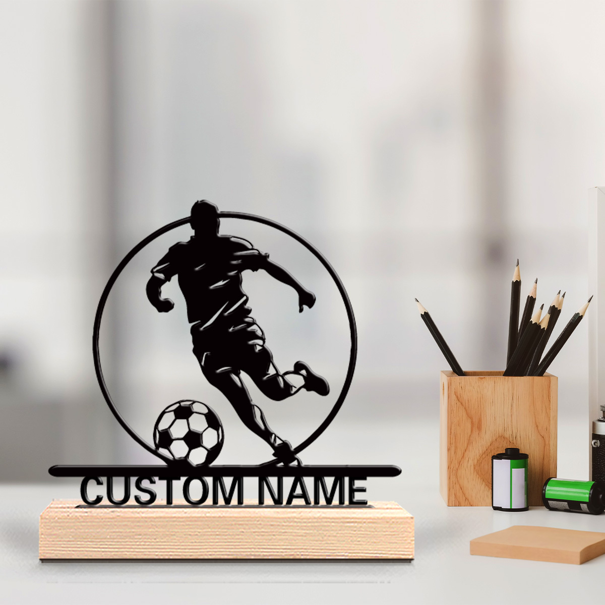 Home Decor Statue - تمثال معدني مخصص للاعب كرة قدم