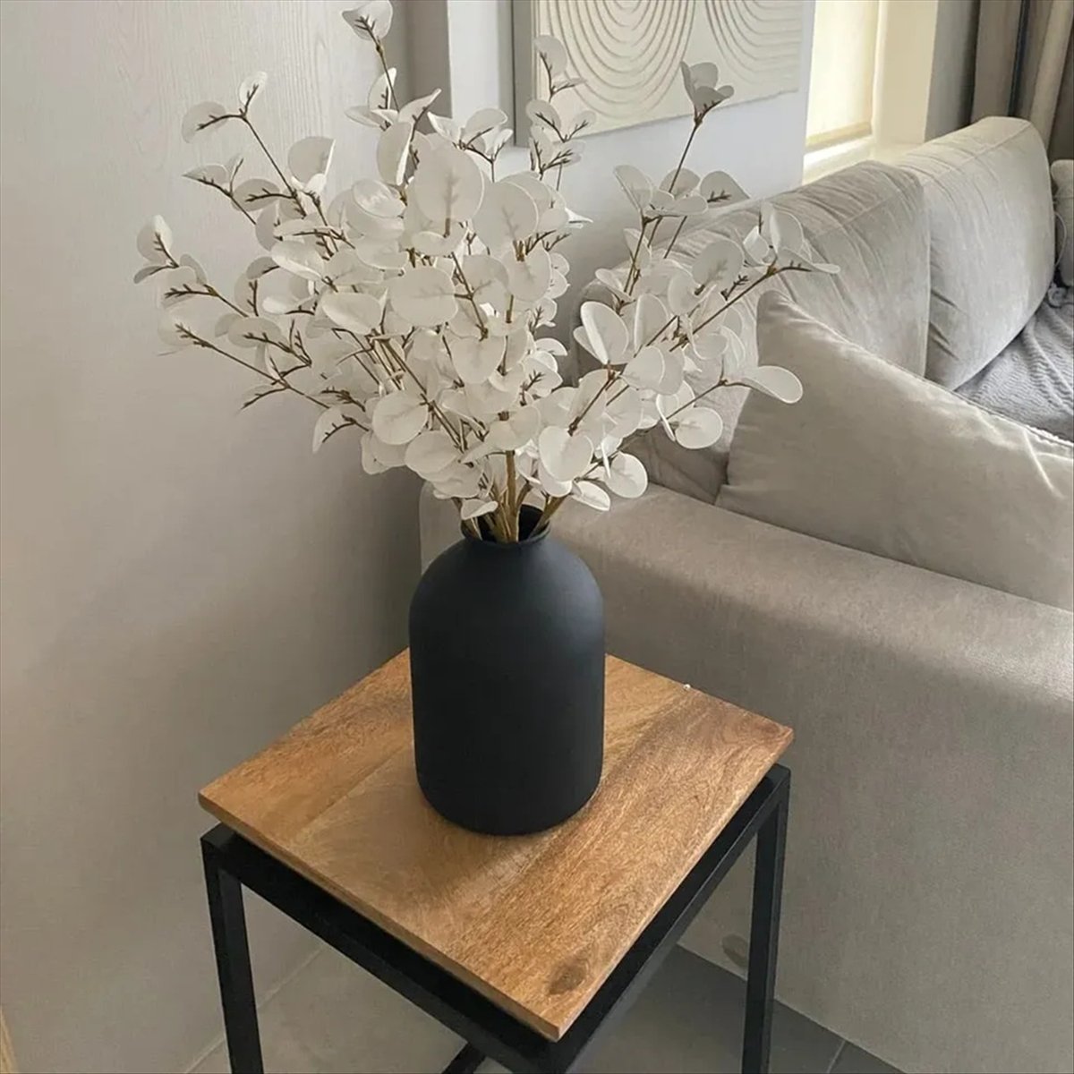مزهرية حديدية مصقولة بتصميم عص - مراجعة Home Decor Trend 2026 وسعره