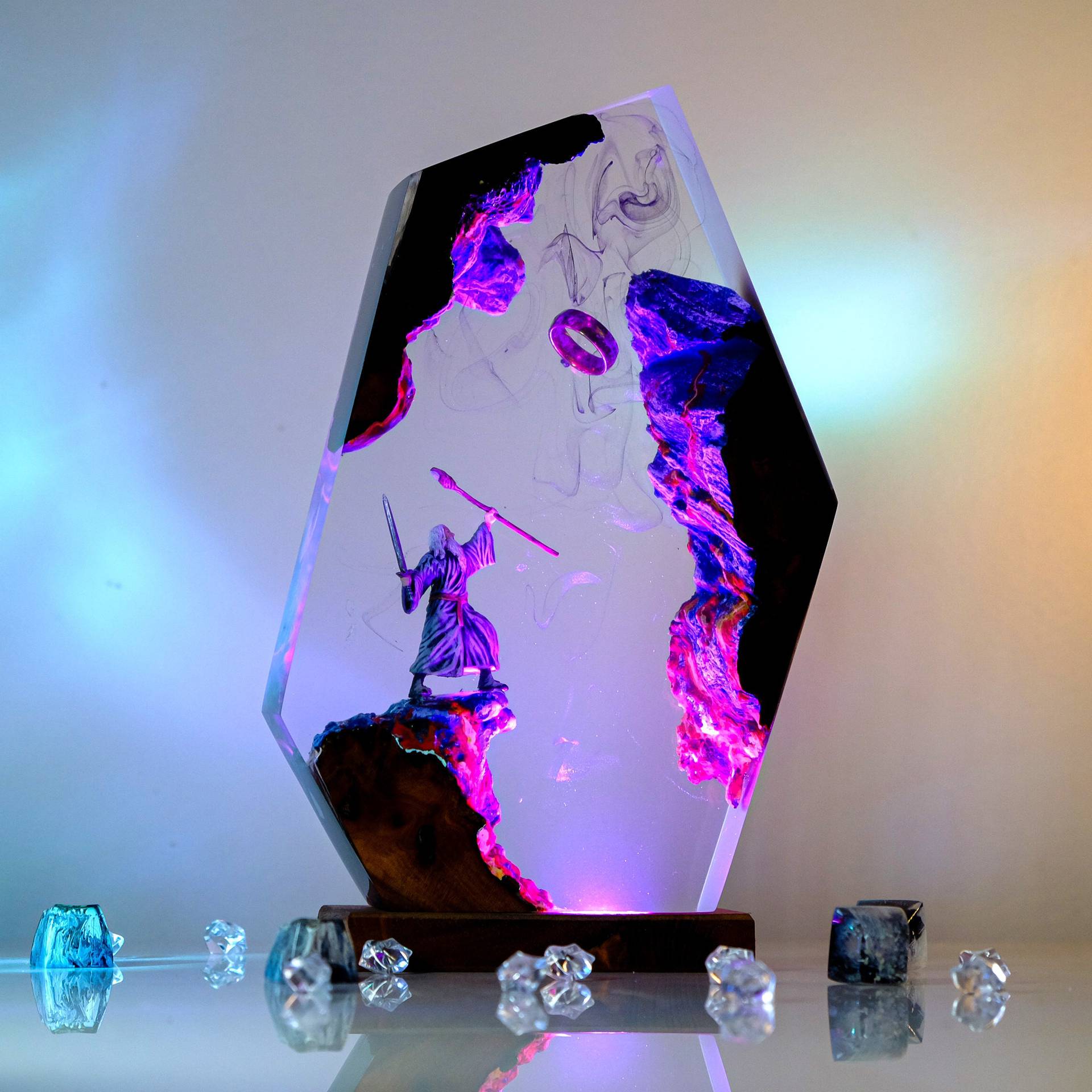 مصباح طاولة على شكل مشهد من في - مراجعة Home Decor Statue وسعره