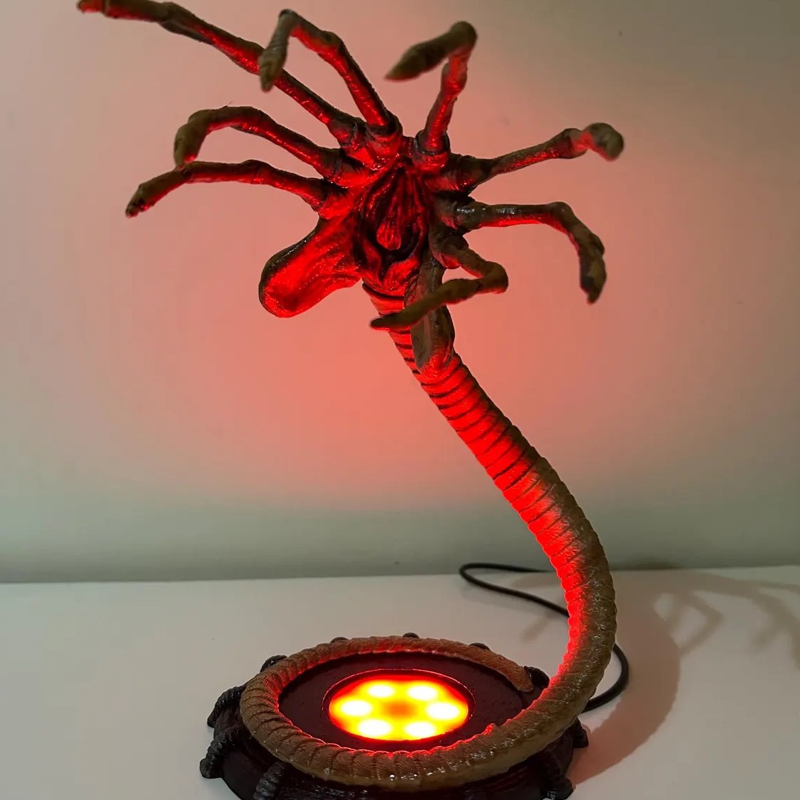 مصباح على شكل وجه كائن فضائي،  - مراجعة Home Decor Light وسعره