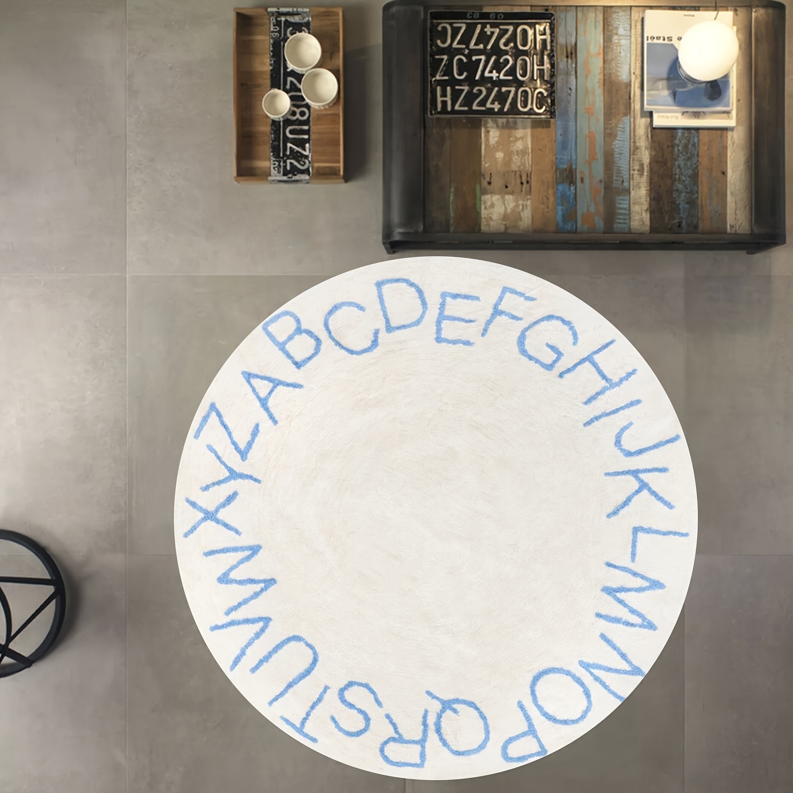 سجادة أرضية بتصميم جرافيكي عتي - مراجعة Home Decor Retail Stores وسعره
