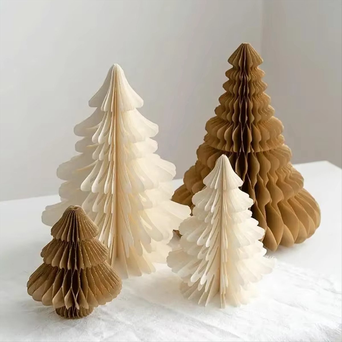 شجرة عيد الميلاد المصغرة ثلاثي - مراجعة Home Decor Trend 2026 وسعره