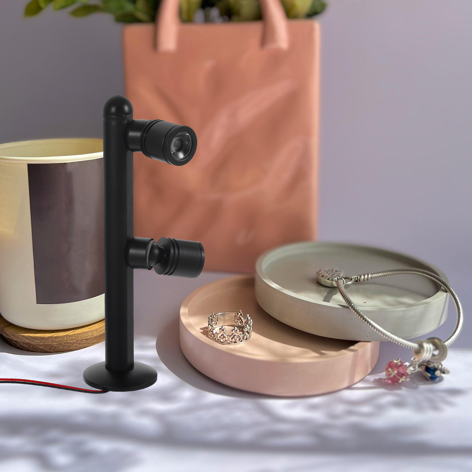 كشاف LED صغير لإضاءة خزائن عرض - مراجعة Home Decor Retail Stores وسعره